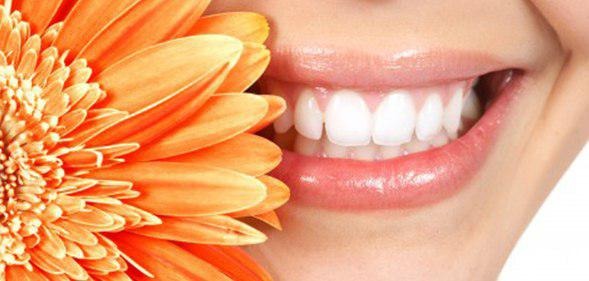 طراحی دیجیتال لبخند  توسط متخصص پروتز های دندانی و زیبایی و ایمپلنت  در شمال تهران